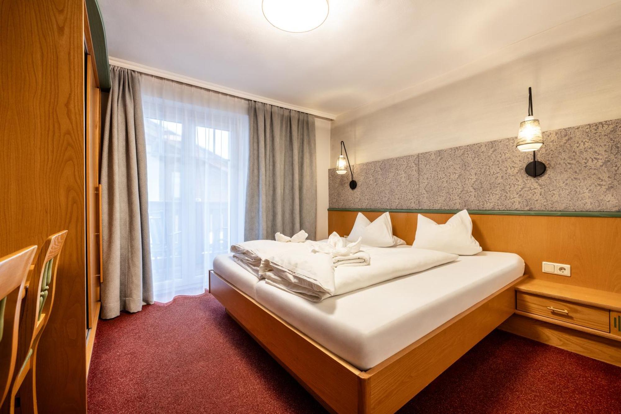 Schnitzl-Eck Hotel Флахау Екстериор снимка